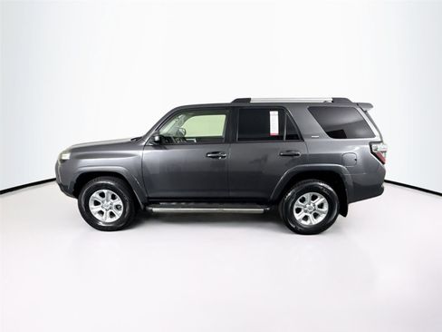 Used 2019 Toyota 4Runner SR5 AWD/4WD image 12