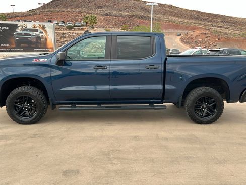 Used 2021 Chevrolet Silverado 1500 Custom Trail Boss w/ LPO, Dark Essentials Package image 2