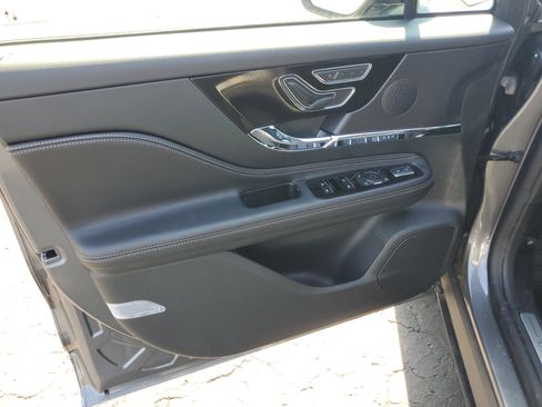 New 2026 Lincoln Corsair Reserve w/ Jet Appearance Package AWD/4WD image 8