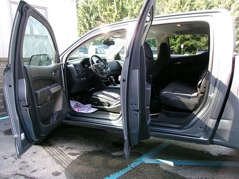 Used 2022 Chevrolet Colorado LT w/ LT Convenience Package image 13