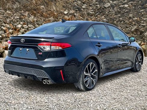 Used 2022 Toyota Corolla SE image 2