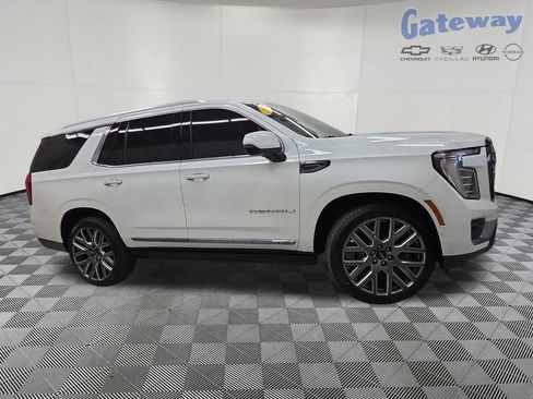 Used 2025 GMC Yukon Denali Ultimate AWD/4WD image 1