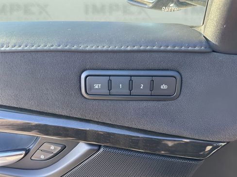 Used 2019 Cadillac Escalade Platinum image 11