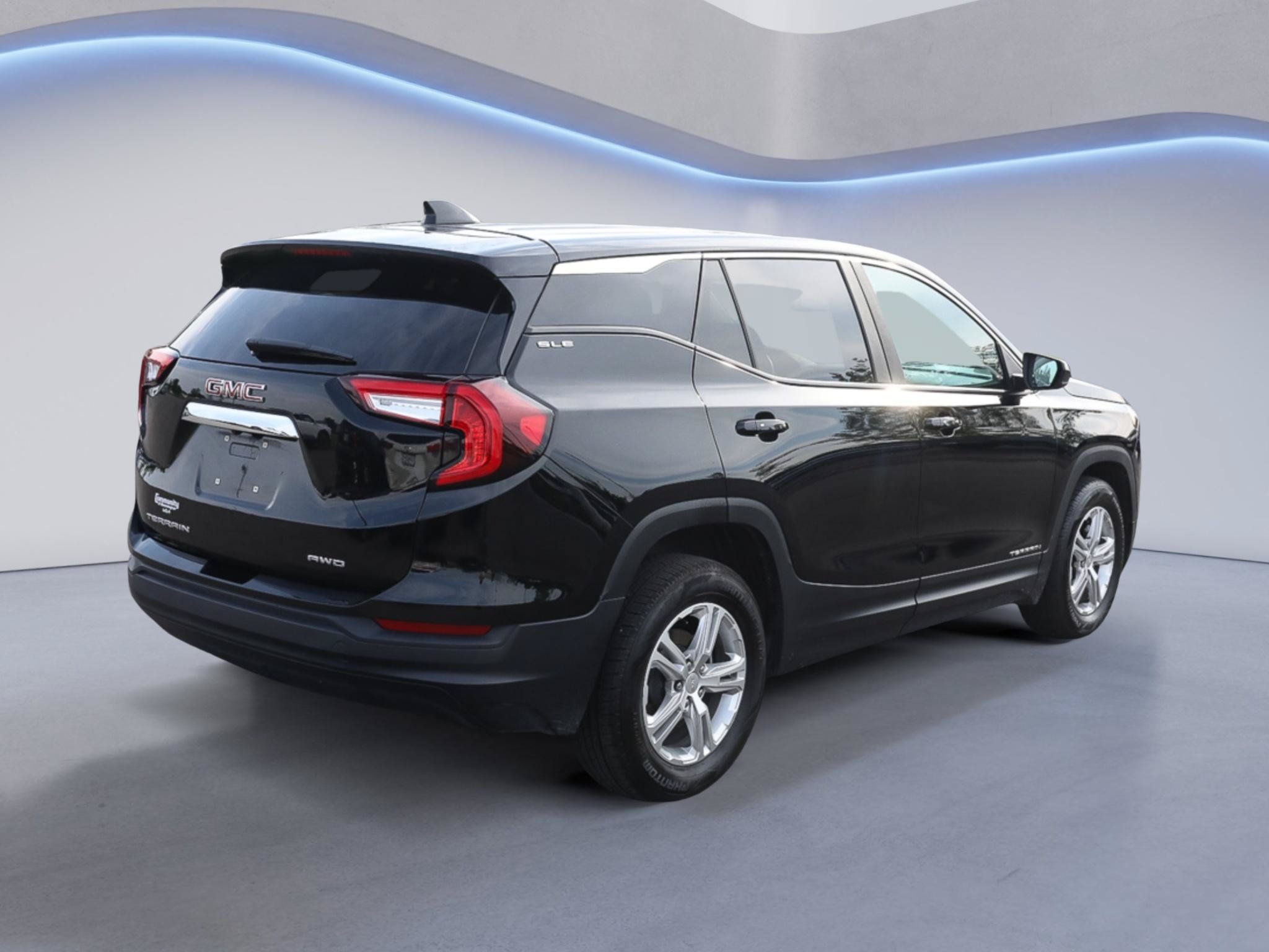 Used 2024 GMC Terrain SLE AWD/4WD image 8