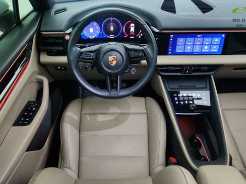 Used 2025 Porsche Macan Electric RWD image 36