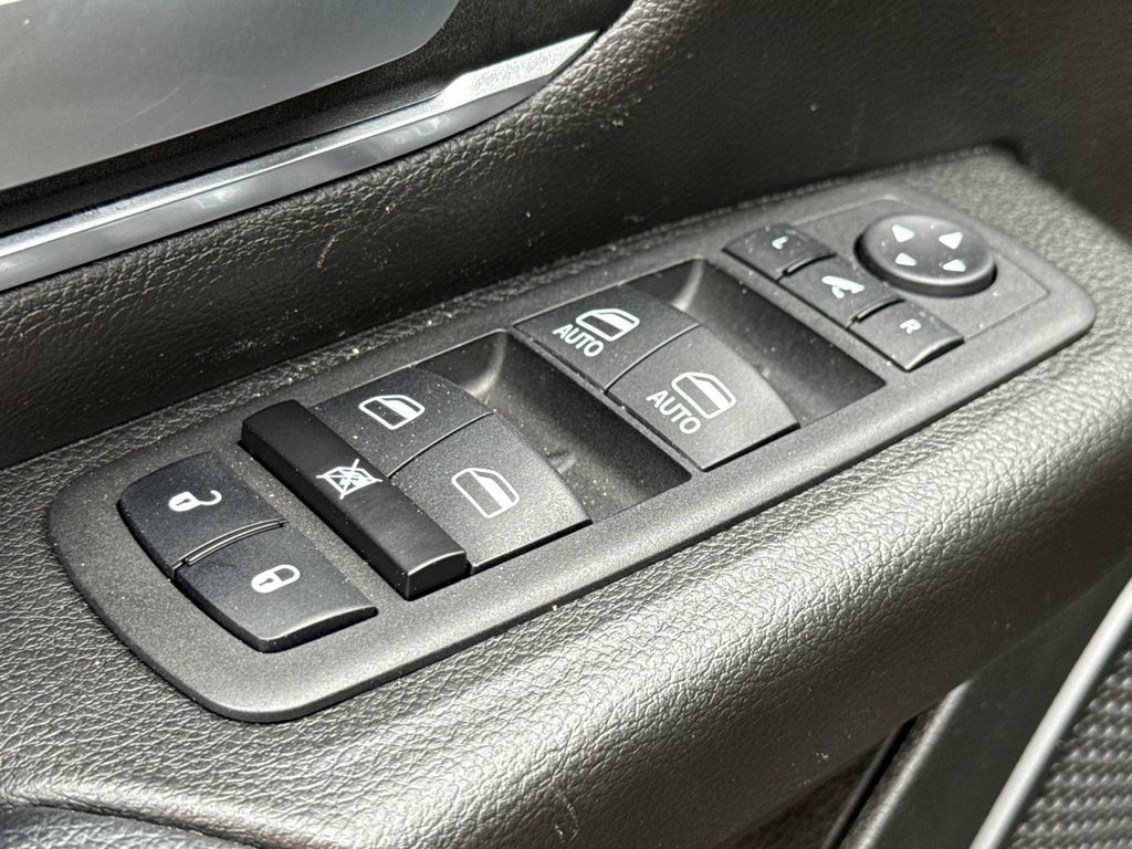 Used 2024 RAM 1500 Lone Star AWD/4WD image 19