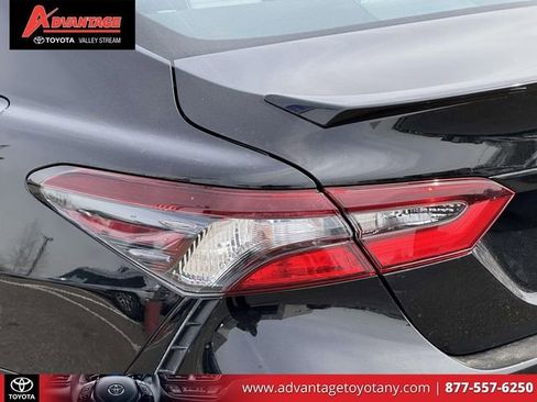 Used 2023 Toyota Camry SE image 12