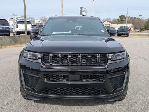 New 2026 Jeep Grand Cherokee Altitude RWD image 8