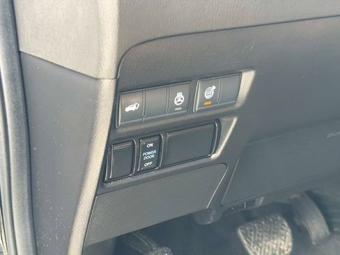 Used 2021 Nissan Armada Platinum w/ Captain's Chairs Package RWD image 28