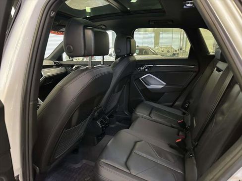 Used 2025 Audi Q3 2.0T Premium w/ Convenience Package image 11