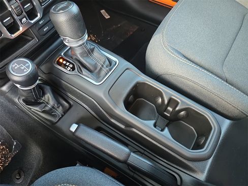 New 2025 Jeep Gladiator Sport image 24