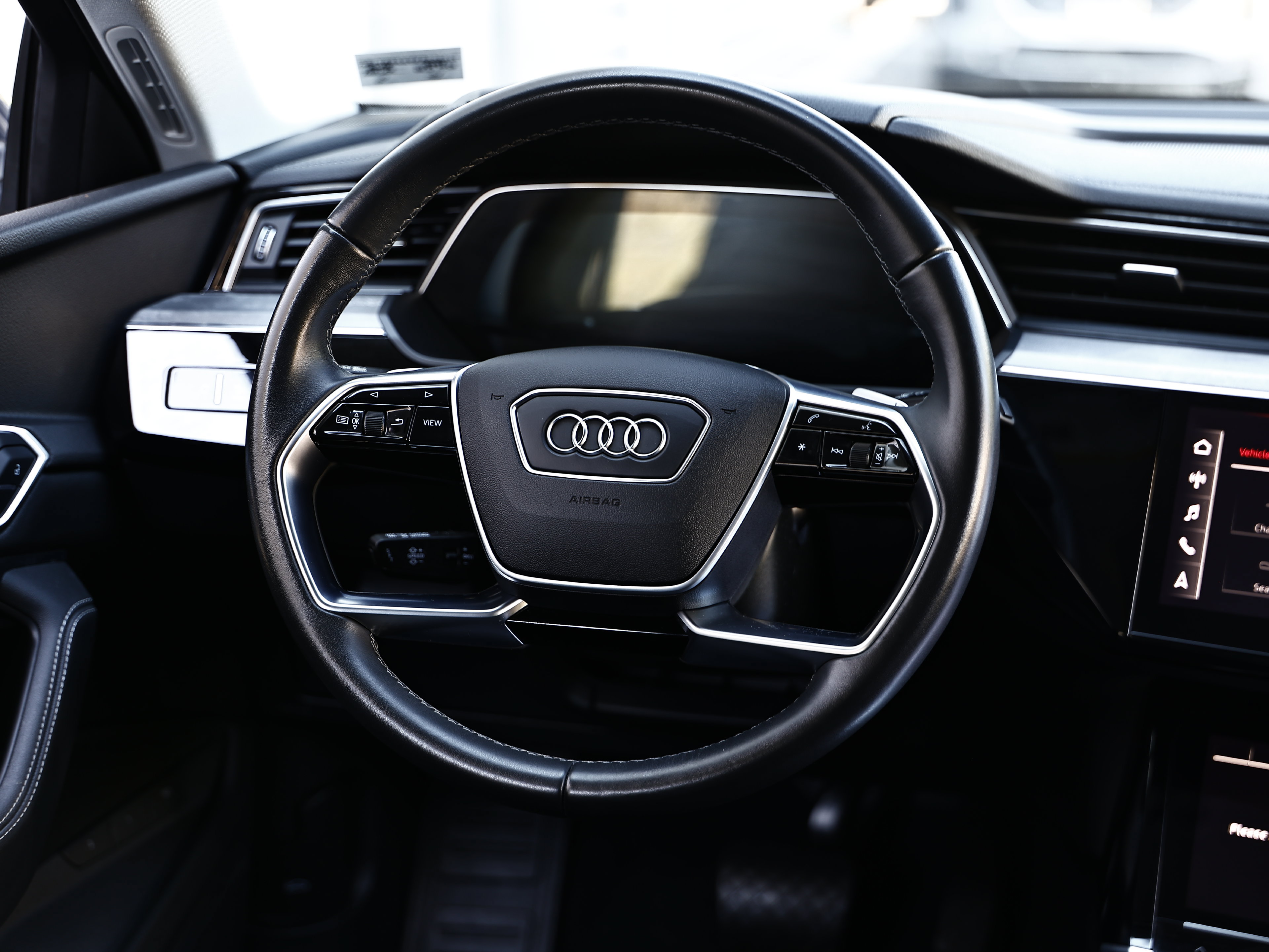 Used 2024 Audi Q8 e-tron Premium Plus AWD/4WD image 27