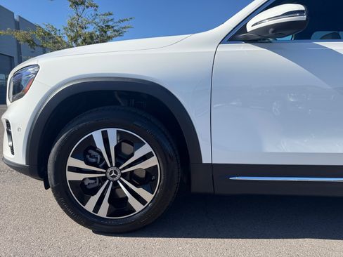 Used 2026 Mercedes-Benz GLB 250 4MATIC image 9