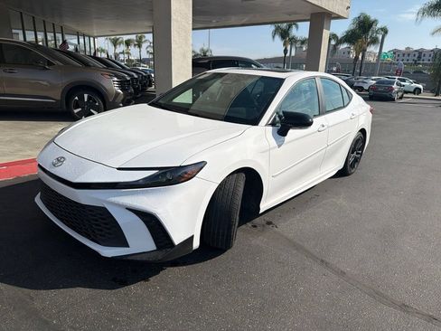 Used 2025 Toyota Camry SE w/ Multimedia Upgrade Package FWD image 4