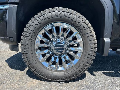 Used 2024 GMC Sierra 2500 Denali AWD/4WD image 14