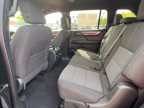 Used 2025 GMC Acadia Elevation FWD image 8