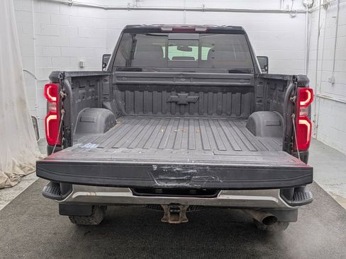 Used 2020 Chevrolet Silverado 2500 LTZ w/ LTZ Convenience Package AWD/4WD image 18