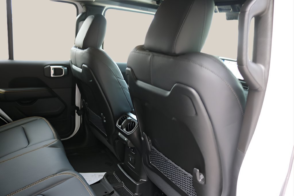 New 2027 Jeep Wrangler Unlimited Sahara AWD/4WD image 20