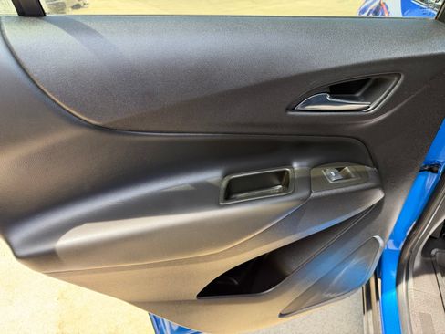 Used 2024 Chevrolet Equinox LT w/ LPO, Floor Liner Package FWD image 23