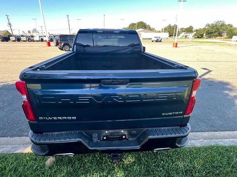 Used 2021 Chevrolet Silverado 1500 Custom Trail Boss AWD/4WD image 9