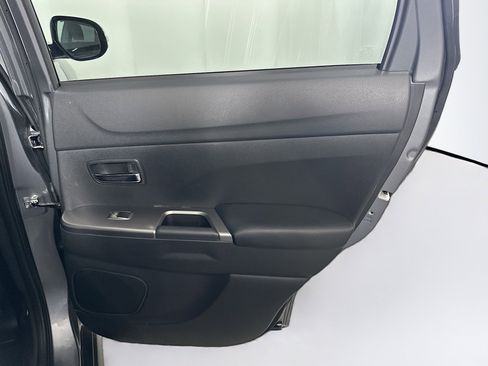 Used 2025 Mitsubishi Outlander Sport SE image 28