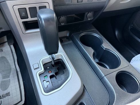 Used 2013 Toyota Tundra 2WD CrewMax w/ SR5 Pkg image 25