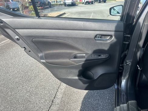 Used 2021 Nissan Versa SV image 20