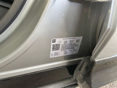 Used 2025 Buick Envista Sport Touring image 27