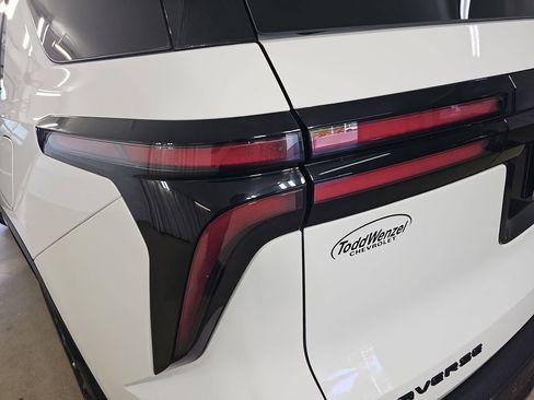 Certified 2026 Chevrolet Traverse LT w/ Midnight/Sport Edition FWD image 42