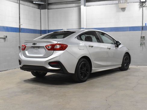 Used 2017 Chevrolet Cruze LT w/ LT Convenience Package FWD image 24