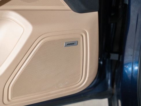 Certified 2020 Porsche Macan AWD/4WD image 18