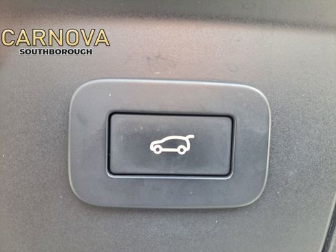 Used 2024 Land Rover Range Rover Velar Dynamic SE image 19