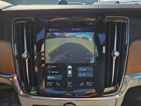 Used 2018 Volvo S90 T8 Inscription w/ Convenience Package image 30