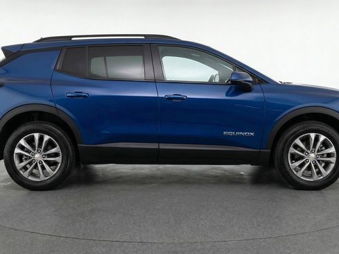 Used 2025 Chevrolet Equinox LT image 11