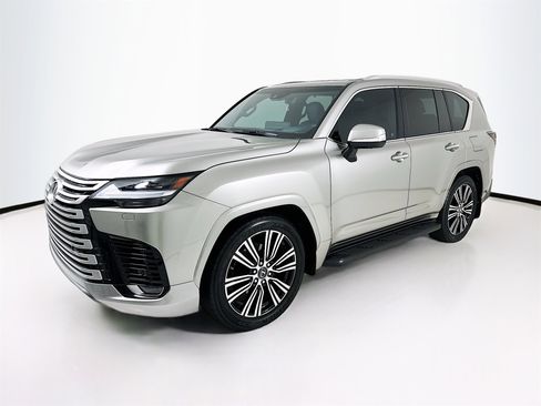 Used 2023 Lexus LX 600 4WD w/ Luxury Package image 3