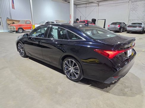 Used 2019 Toyota Avalon XSE w/ All Weather Liner Package FWD image 7