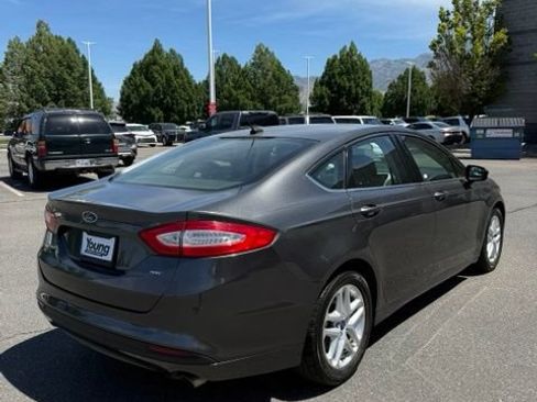 Used 2015 Ford Fusion SE FWD image 6