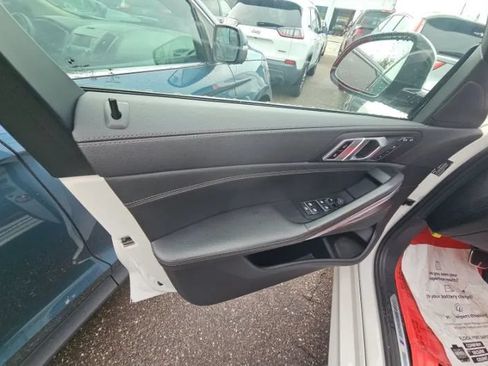 Used 2022 BMW X6 xDrive40i AWD/4WD image 49