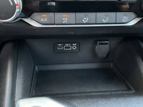 Used 2025 Nissan Altima 2.5 SV FWD image 24