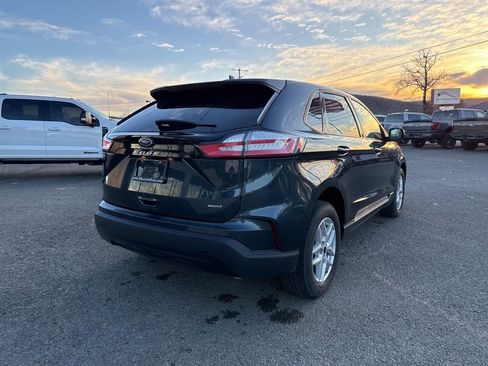 Used 2024 Ford Edge SE image 4
