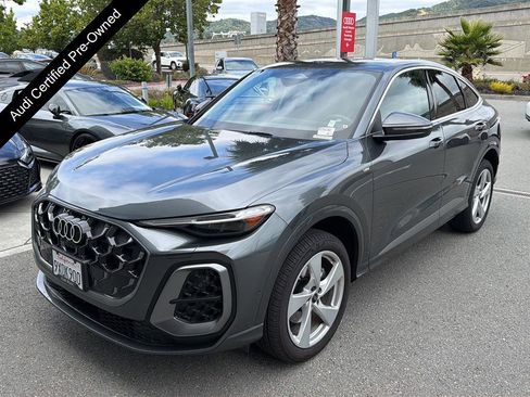 Used 2025 Audi Q5 Premium Plus w/ Premium Plus AWD/4WD image 1