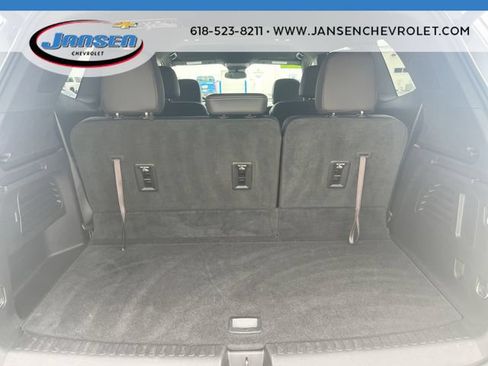 Used 2025 Buick Enclave Preferred AWD/4WD image 26