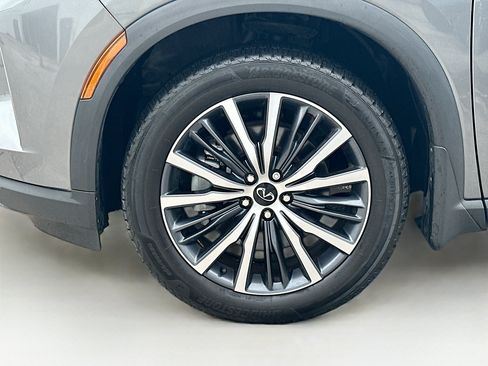 Used 2023 INFINITI QX60 Sensory w/ Vision Package FWD image 31