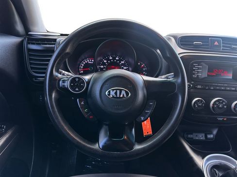 Used 2016 Kia Soul FWD image 13