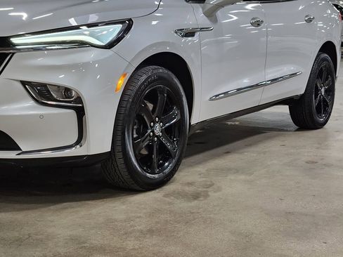 Used 2024 Buick Enclave Essence w/ Sport Touring Edition image 17