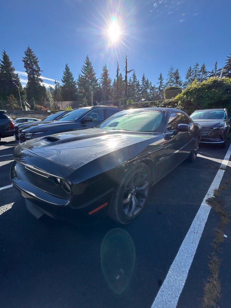 Used 2019 Dodge Challenger R/T RWD image 1