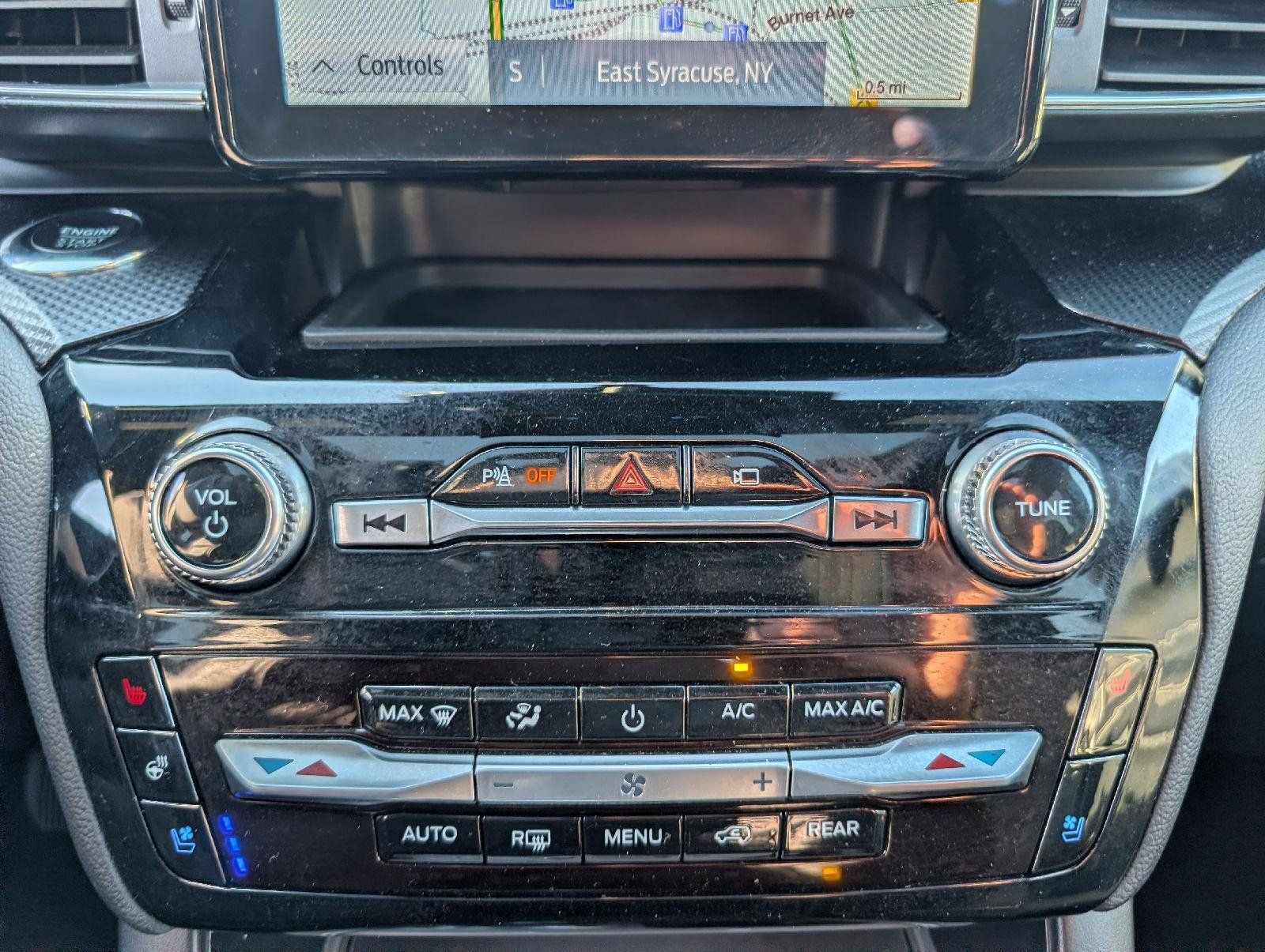 Used 2022 Ford Explorer ST w/ Equipment Group 401A AWD/4WD image 21