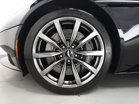 Used 2019 Aston Martin DB11 Coupe RWD image 33