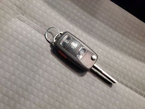 Used 2017 Volkswagen Jetta S image 30