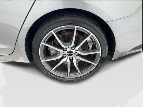 Used 2025 Genesis G70 2.5T RWD image 11